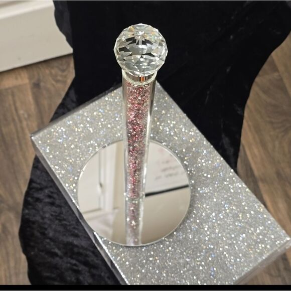 Unique Design Pink Crushed Diamond Paper Towel Holder - Picture 4 of 6